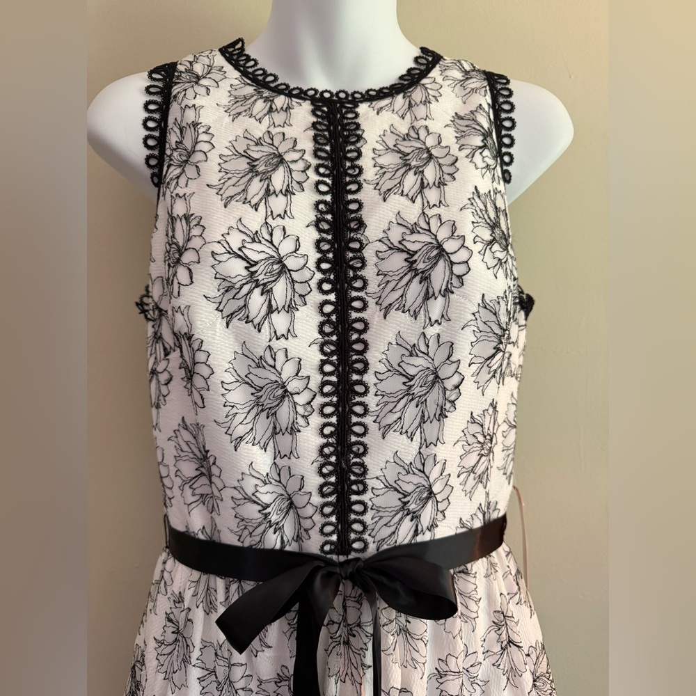 Monique Lhuillier A-Line Cocktail Dress, White/Black, Floral Women's 8 - Picture 10 of 16